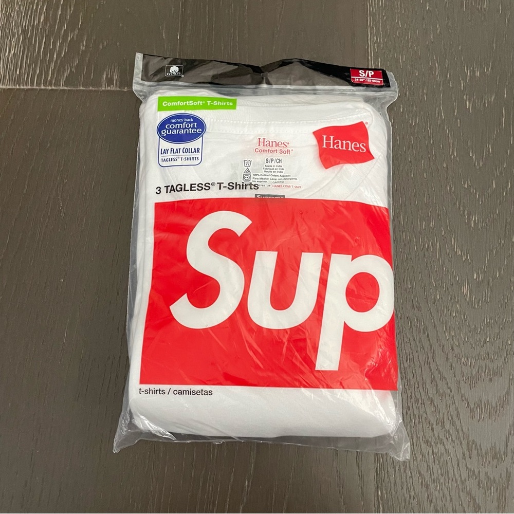 SUPREME Brand new sealed pack of 3 Tagless White Crew Neck TShirts in Size S/P